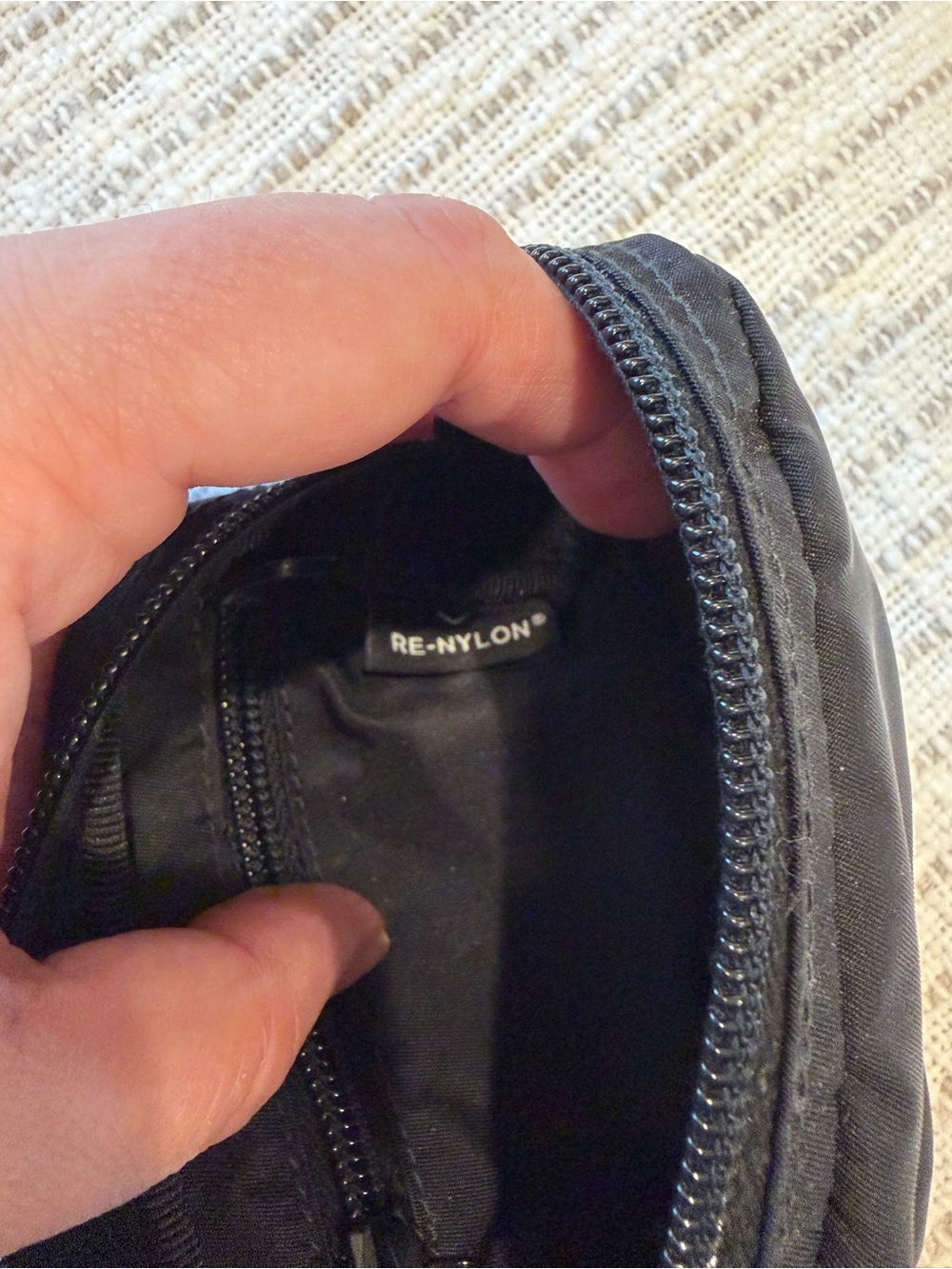 Re-Nylon pouch - Picture 9 of 11